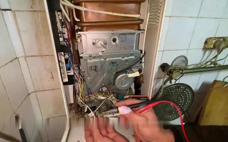 速热电热水器显示故障码E9,该如何解决?